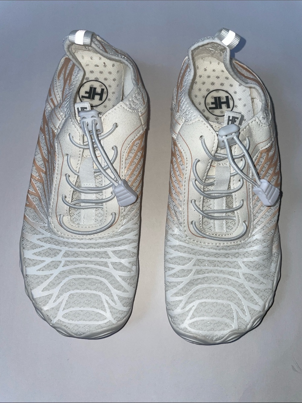 NWOT HIKE FOOTWEAR White/Peach Water Shoes with Toggle Laces.  Size 8.